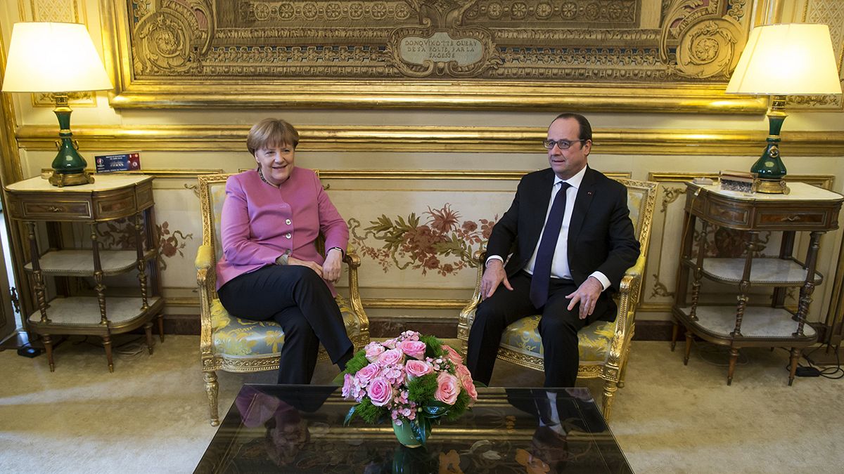 دیدار رهبران آلمان و فرانسه در آستانه اجلاس سران اروپا درباره بحران سوریه و پناهجویان