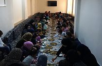 زنان و کودکان بی سرپرست سوری در آقچه قلعه ترکیه