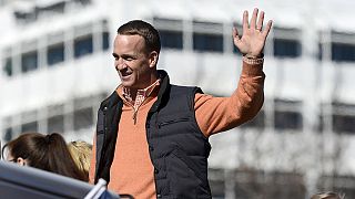 El quarterback Peyton Manning anuncia su retirada