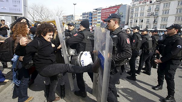 Diritti delle donne calpestati in Turchia a due giorni dall'8 marzo Diritti delle donne calpestati in Turchia a due giorni dall'8 marzo
