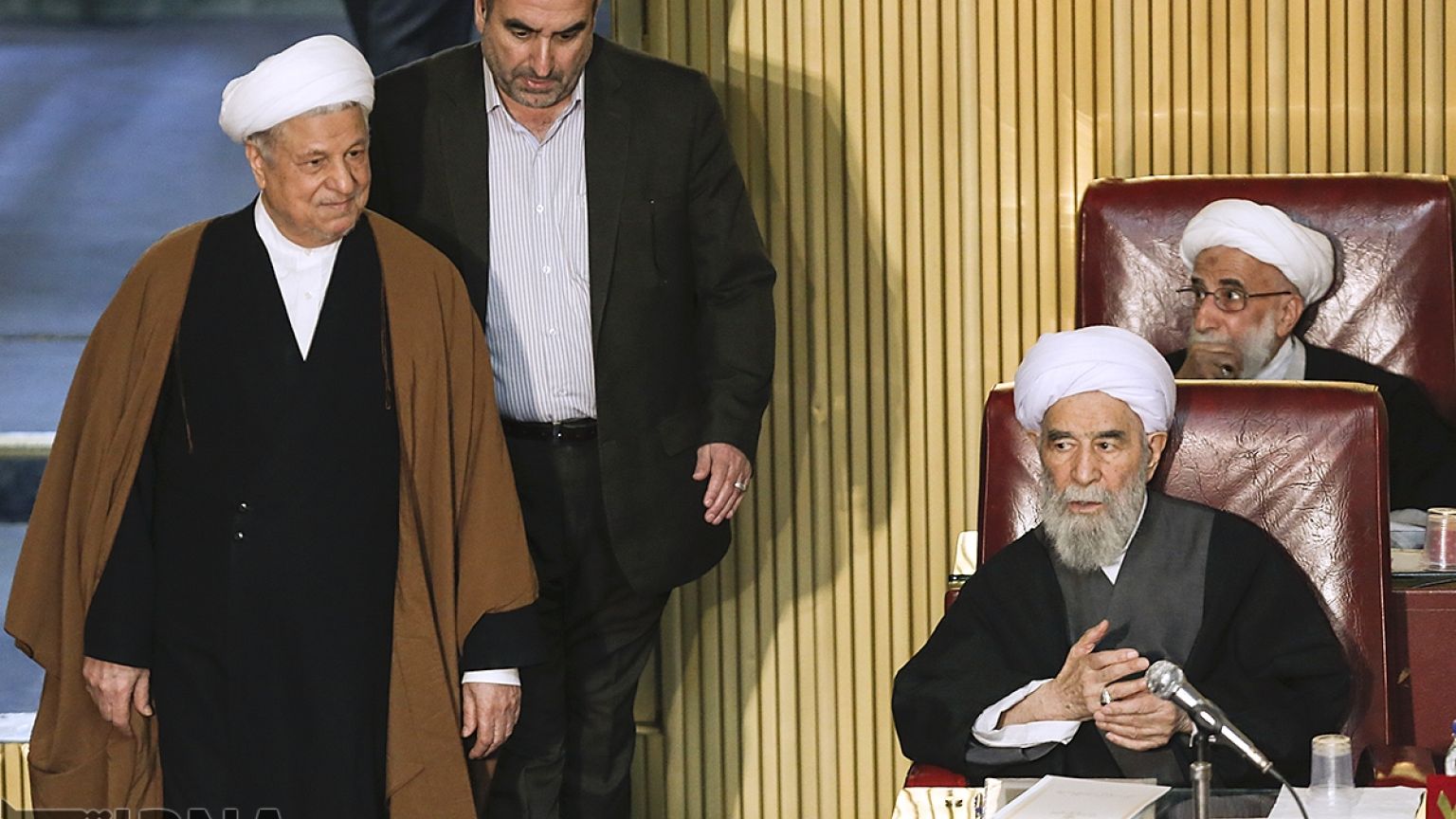 محمد یزدی: نباید به لبخند دشمن خوشحال باشیم
