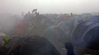 La esperanza se ahoga en barro en el campamento de refugiados de Idomeni