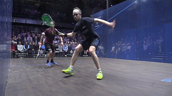 Squash: lo spettacolare scambio tra Coll e Willstrop Squash: lo spettacolare scambio tra Coll e Willstrop