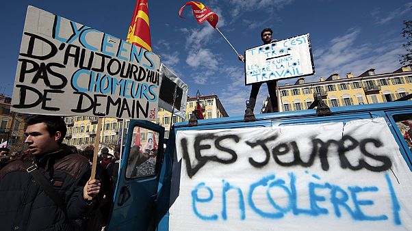 Francia, in piazza contro la riforma del codice del lavoro: tanti i giovani Francia, in piazza contro la riforma del codice del lavoro: tanti i giovani
