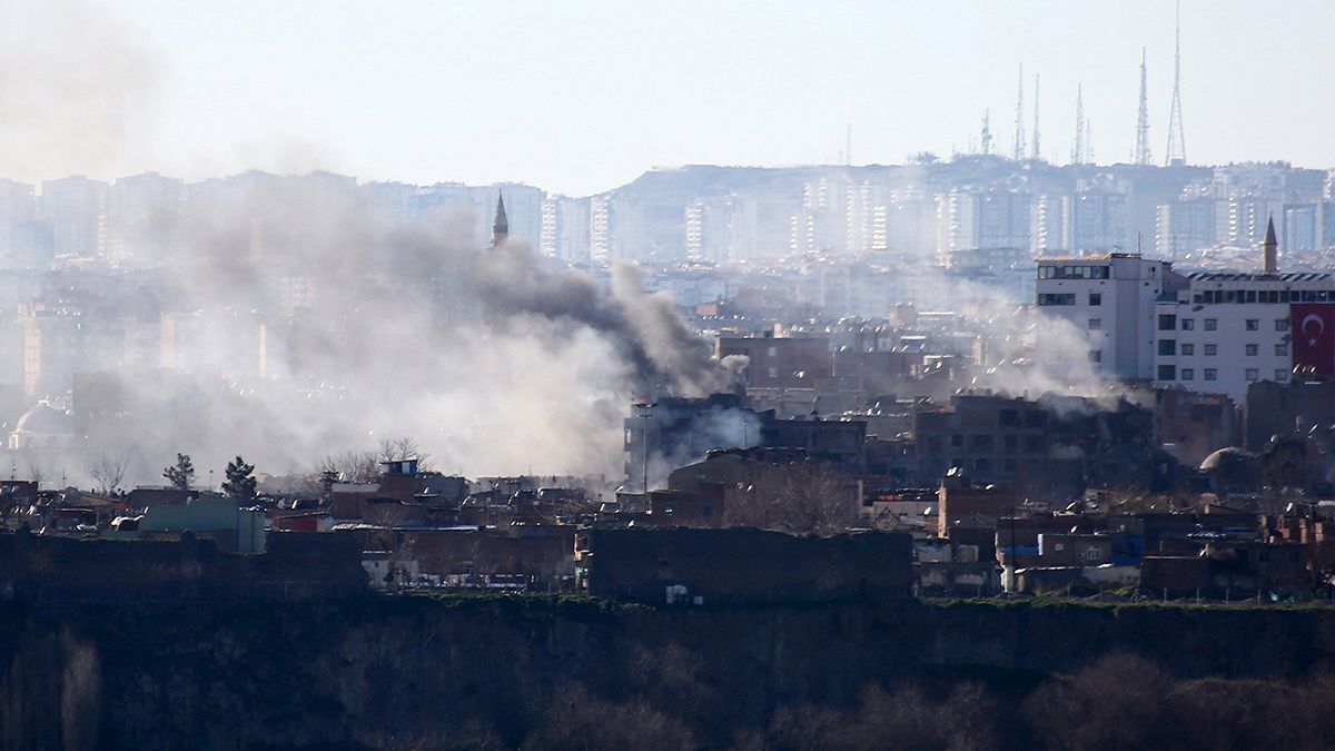 Las fuerzas turcas anuncian el fin de las operaciones contra el PKK en un distrito de Diyarbakir
