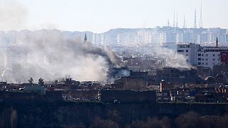 Turks welcome end of military operation in Sur, Diyarbakir