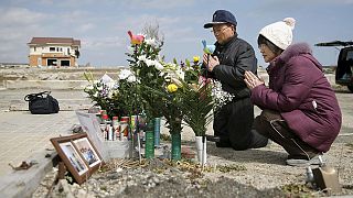 ادای احترام ژاپنی ها به قربانیان در سالروز وقوع سونامی و فاجعه اتمی فوکوشیما