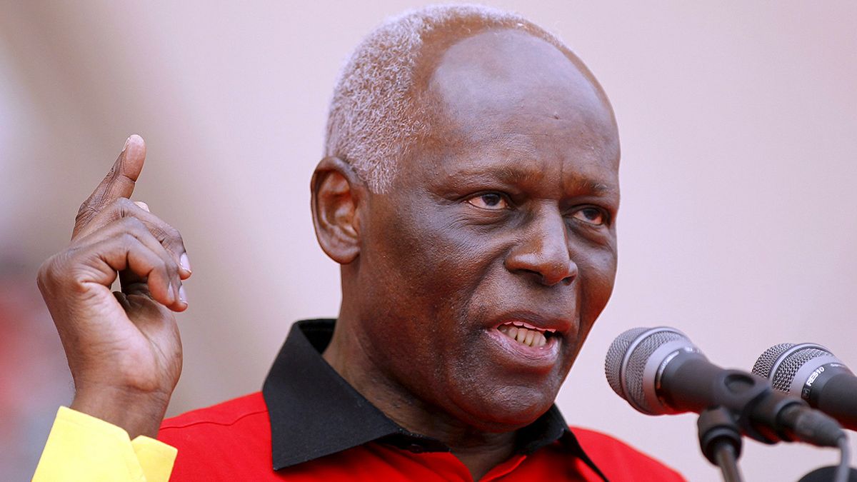 37 yıldır Angola'yı yöneten Devlet Bakanı Santos görevini bırakıyor