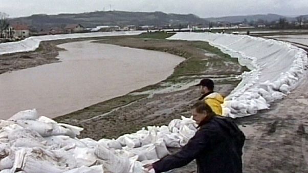 Sırbistan'da aşırı yağışlar sebebiyle olağanüstü hal ilan edildi Sırbistan'da aşırı yağışlar sebebiyle olağanüstü hal ilan edildi