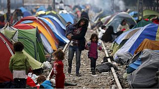 Crise migratória: à espera da Europa, Grécia vira-se para os EUA