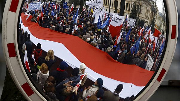 Manifestation à Varsovie pour exiger une issue à la crise constitutionnelle Manifestation à Varsovie pour exiger une issue à la crise constitutionnelle