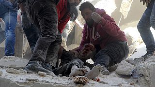 Recherche de survivants à Alep