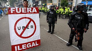 Taxistas colombianos protestam contra Uber