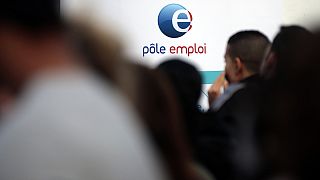 Γαλλία: χαμηλώνει ο πήχης της ανάπτυξης, αλλαγές στις εργασιακές μεταρρυθμίσεις
