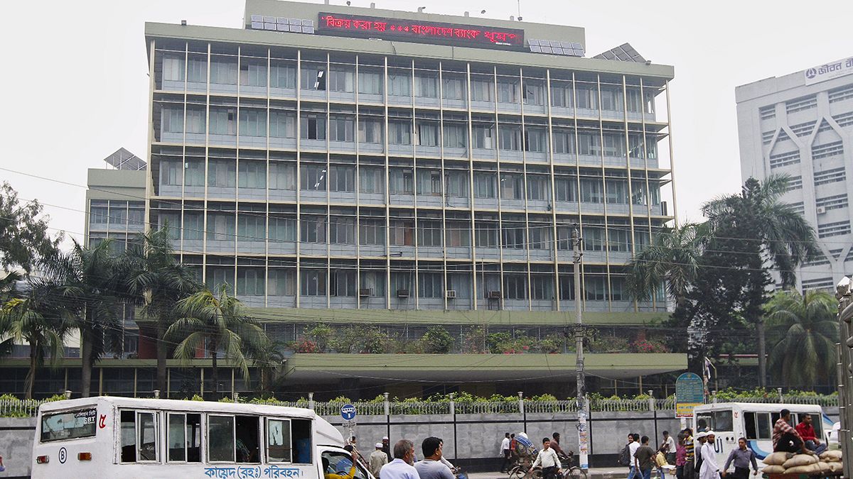 Bangladesh central bank boss resigns over cyber heist, money hunt continues