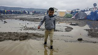 دیدار کمیسر اروپا در امور مهاجرت از اردوگاه پناهجویان ایدومنی در  یونان