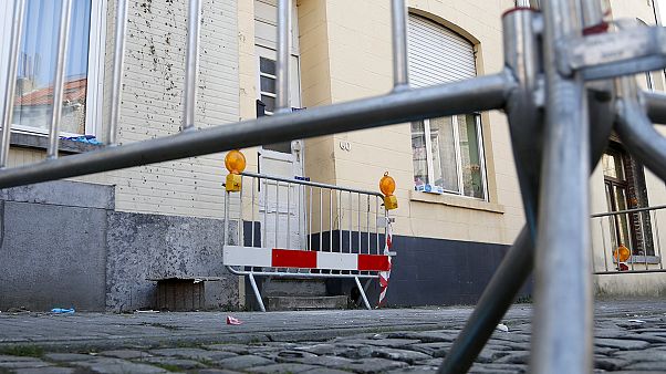 Belçika'daki terör operasyonunda IŞİD bayrağı bulundu Belçika'daki terör operasyonunda IŞİD bayrağı bulundu