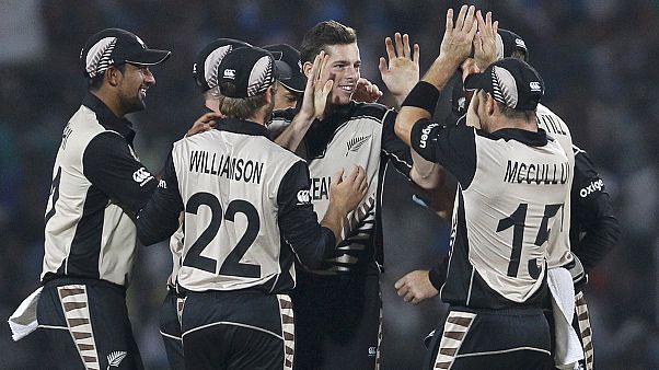 Nueva Zelanda sorprende y derrota a la India en la Copa del Mundo de críquet Twenty20 Nueva Zelanda sorprende y derrota a la India en la Copa del Mundo de críquet Twenty20