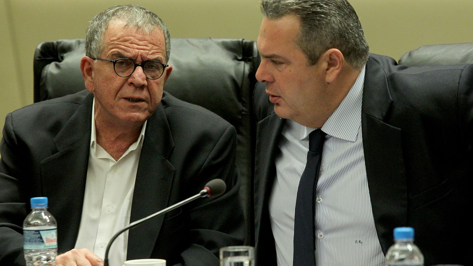 Η «γκάφα» Μουζάλα διχάζει κόμματα και πολιτικούς