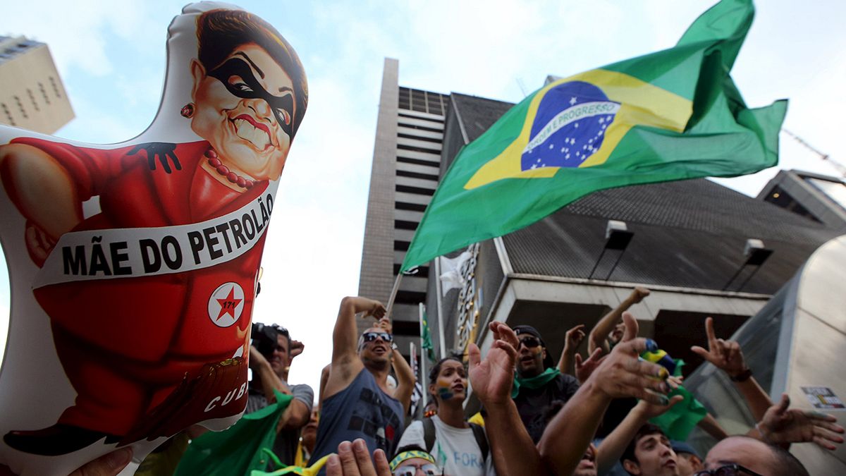 Brésil : "l'effet Lula" tourne court, Dilma Rousseff un peu plus sur la sellette