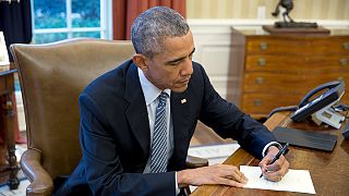 Obama sends letter on first direct US mail flight to Cuba
