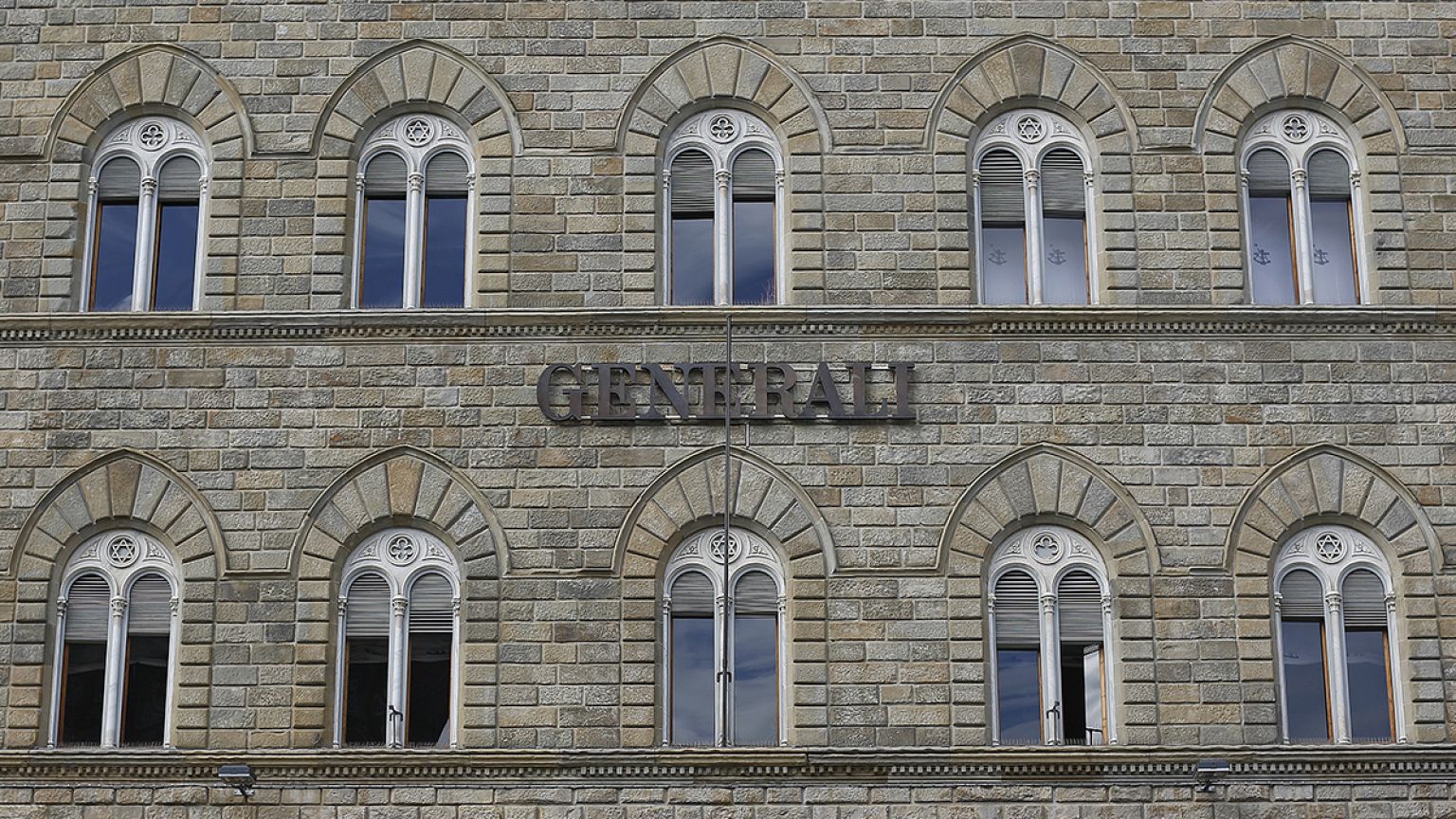 Generali shares fall despite 22% profit increase