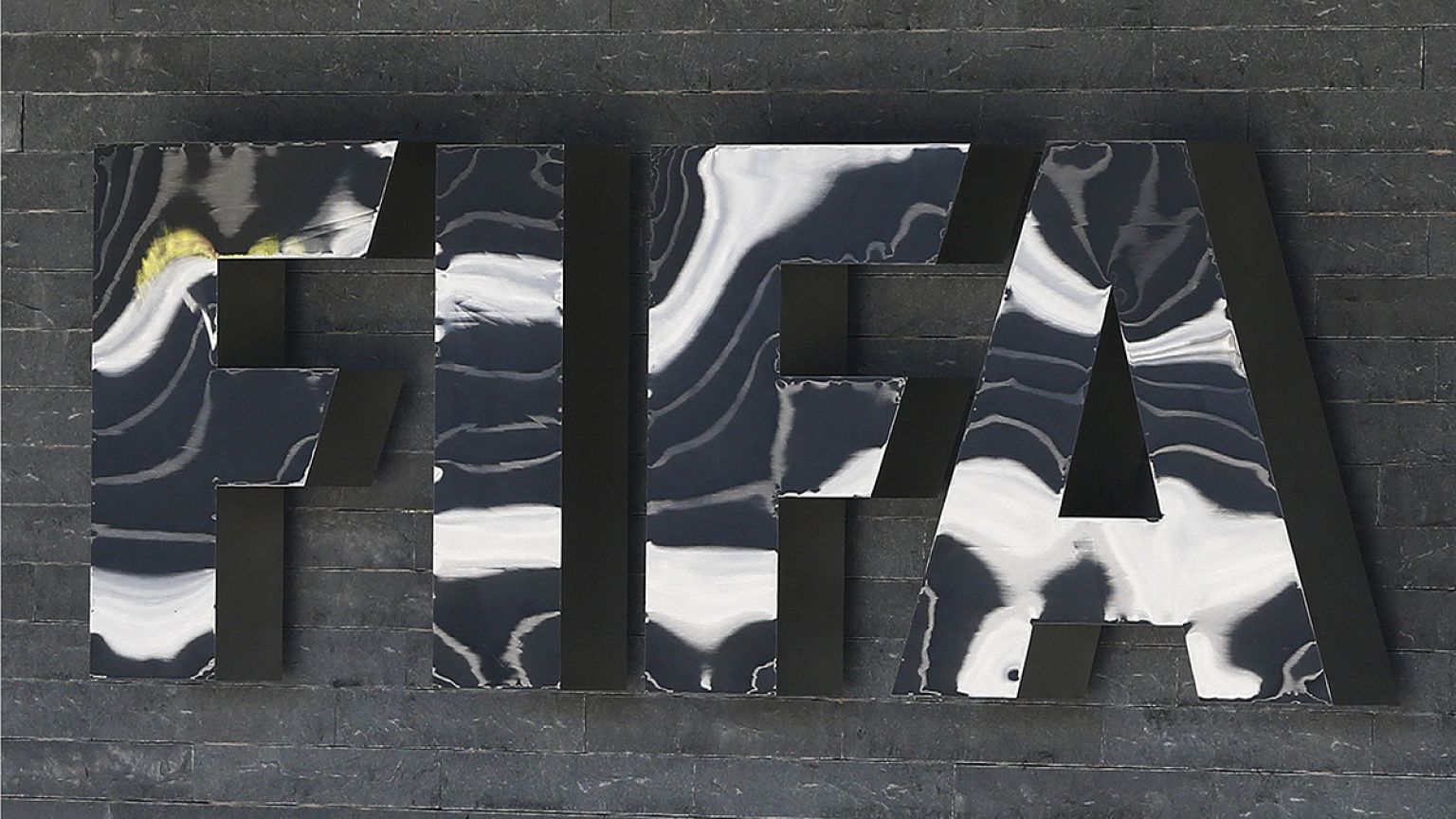 Millió frankos fizetések és veszteségek a FIFA-nál