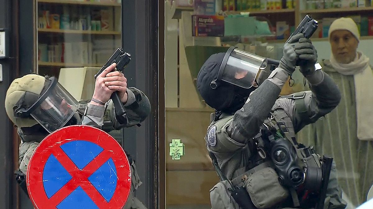 Molenbeek : tensions entre forces de l'ordre et résidents