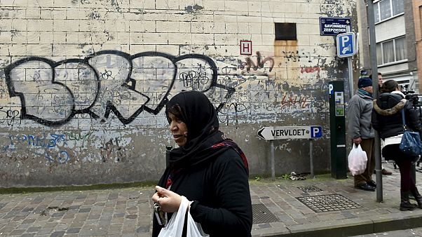 سكان مولنبيك يعيشون على وقع إلقاء القبض على صلاح عبد السلام سكان مولنبيك يعيشون على وقع إلقاء القبض على صلاح عبد السلام