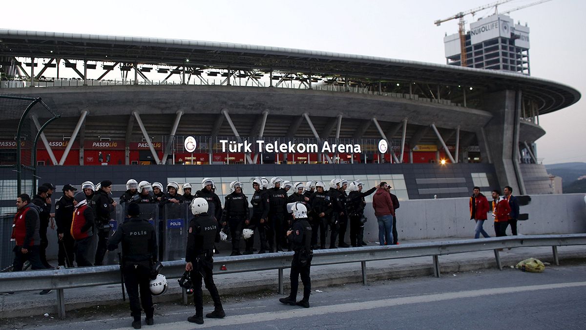 Стамбул: из-за опасности теракта отменён футбольный матч