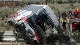Los restos de las 13 estudiantes fallecidas en accidente de autobús trasladadas a Tortosa
