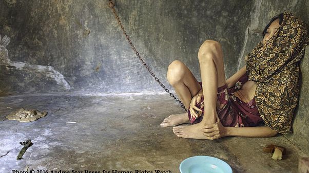 'Vivir en el infierno': HRW denuncia los abusos cometidos en Indonesia contra los enfermos mentales 'Vivir en el infierno': HRW denuncia los abusos cometidos en Indonesia contra los enfermos mentales