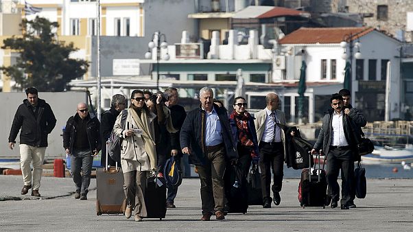 وصول بعثة مراقبين أتراك الى اليونان للتنسيق بخصوص إتفاق اللاجئين وصول بعثة مراقبين أتراك الى اليونان للتنسيق بخصوص إتفاق اللاجئين