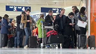 'Selfish' air traffic controllers disrupt travel plans for thousands