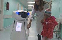 Gaspar, o robô que faz sorrir as crianças do IPO