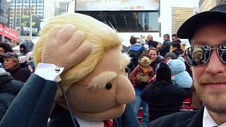 Times Square celebra Dia Mundial das Marionetas