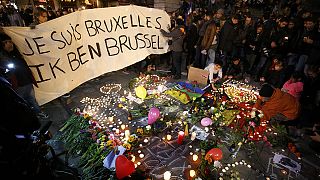 Brussels attacks: Police hunt 'third suspect'