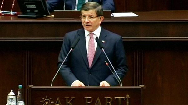 Ahmet Davutoğlu: "Ich möchte im Namen unserer Nation das Gefühl der Solidarität teilen." Ahmet Davutoğlu: "Ich möchte im Namen unserer Nation das Gefühl der Solidarität teilen."