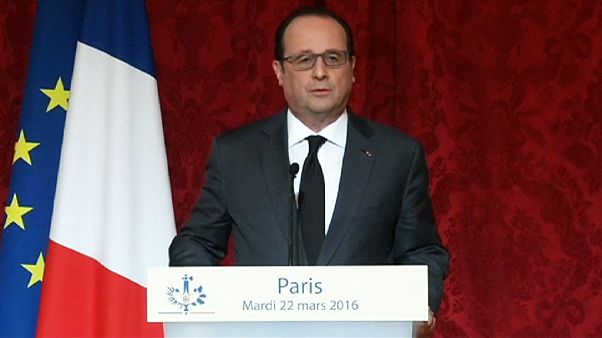 Hollande nach Anschlägen in Brüssel: "Krieg" gegen Terrorismus muss in ganz Europa geführt werden Hollande nach Anschlägen in Brüssel: "Krieg" gegen Terrorismus muss in ganz Europa geführt werden