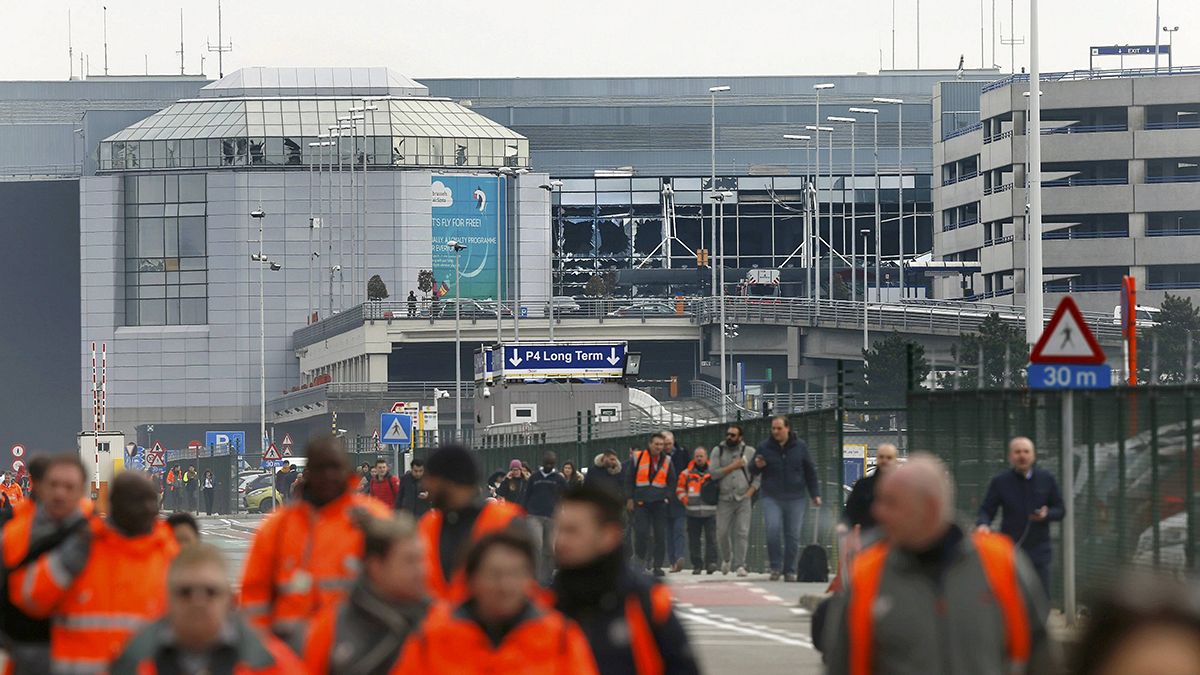 Brüssel: Attentäter greifen Flughafen mit Nagelbomben an