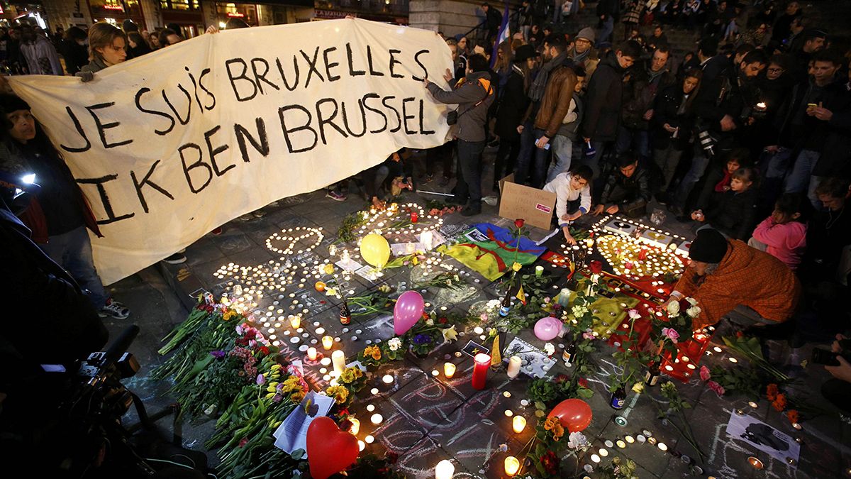 Brüksel'de halk teröre karşı tek yürek