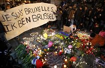Βέλγιο: Οι κάτοικοι των Βρυξελλών αψηφούν τον τρόμο και τιμούν τα θύματα της Τρίτης
