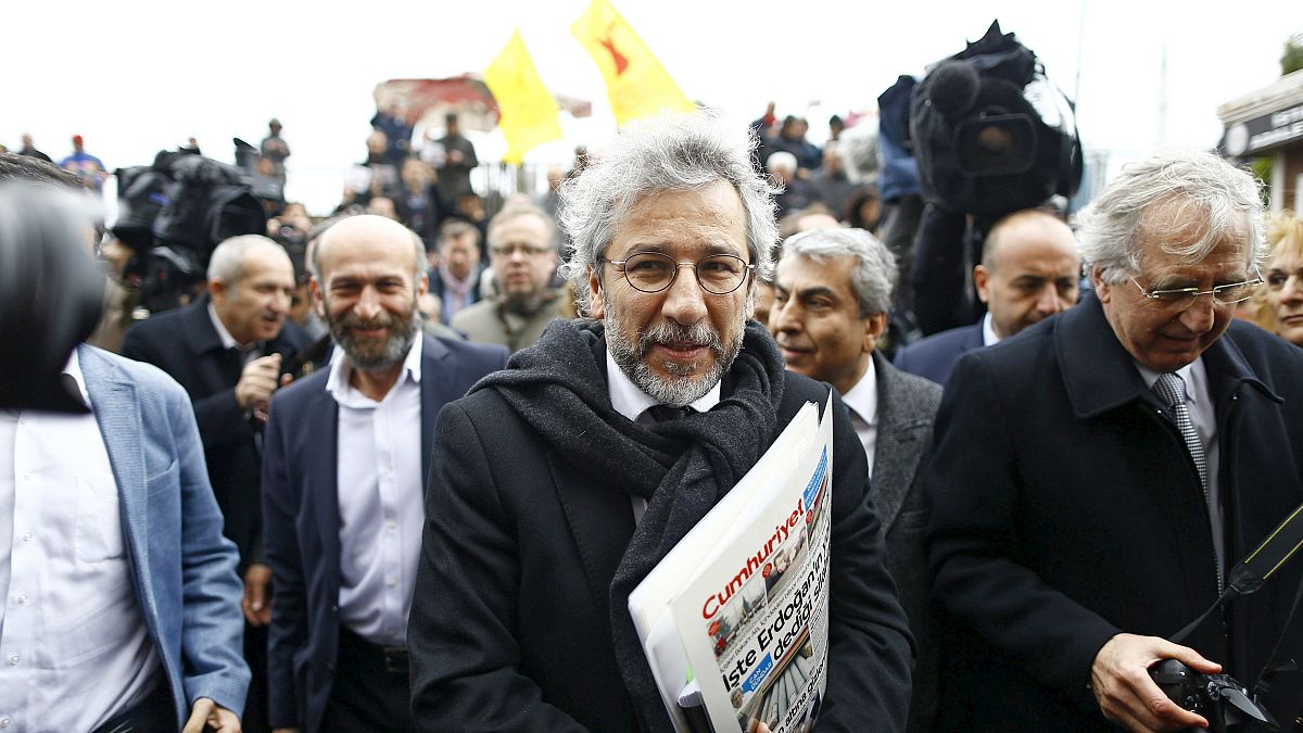 دادگاه خبرنگاران روزنامه جمهوریت ترکیه به تعویق افتاد