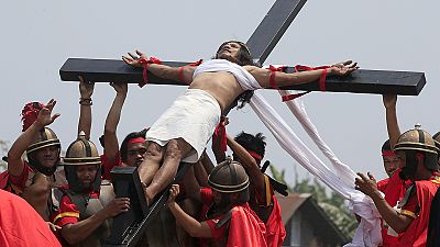 Crucificados de Semana Santa nas Filipinas