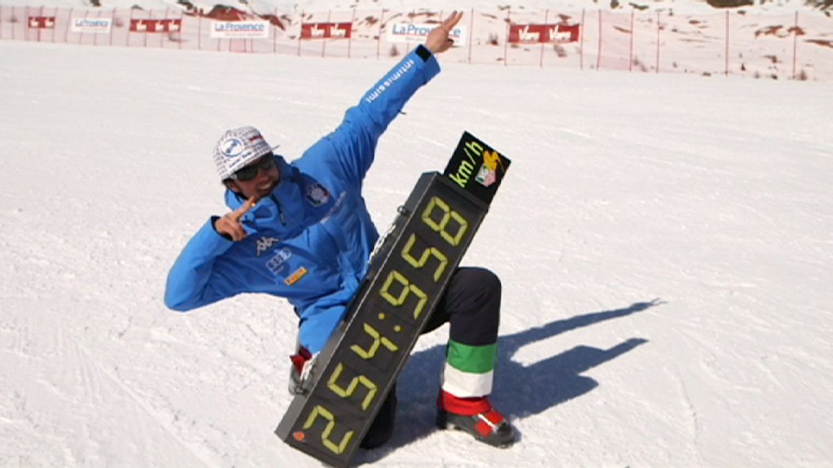 Video: Italian duo break speed skiing world records