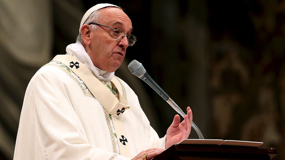 Pope Francis uses Easter homily to call for hope