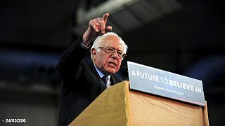 Bernie Sanders üç eyalette Clinton'ı geride bıraktı