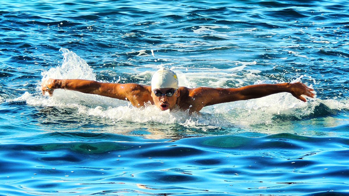رامي كنعان، يلجأ إلى السباحة لتنسيه "الحنين للوطن" سوريا