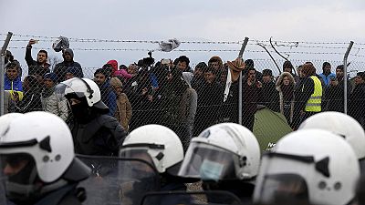 Greece – Idomeni: Migrants protest calling for the borders to be opened