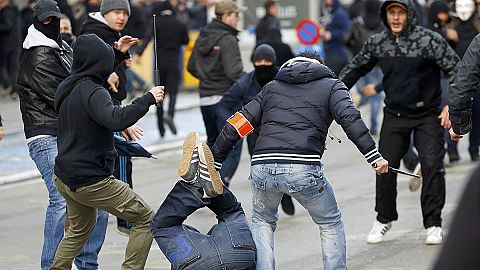 Brussels: water cannon used to disperse protesters